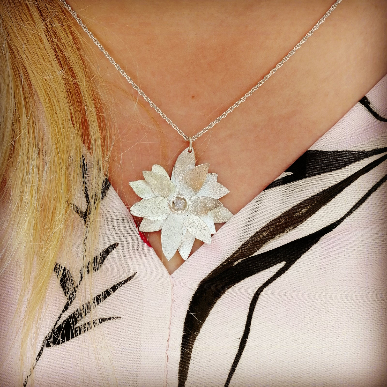 Sparkling Daisy Flower Sterling Silver Necklace