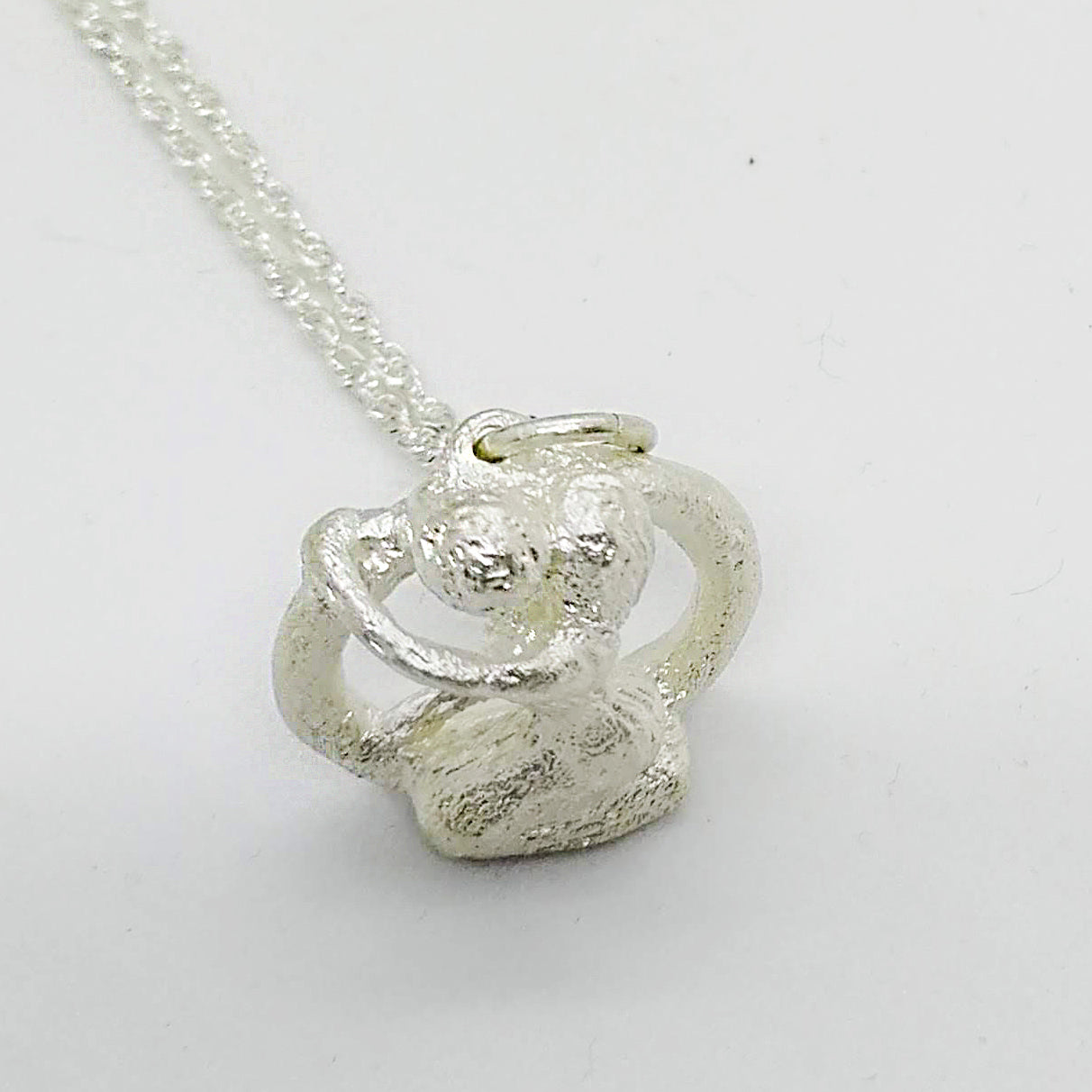 Silver Romantic Kiss necklace